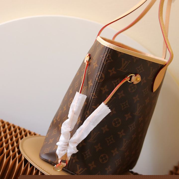 LV Shopping Bags